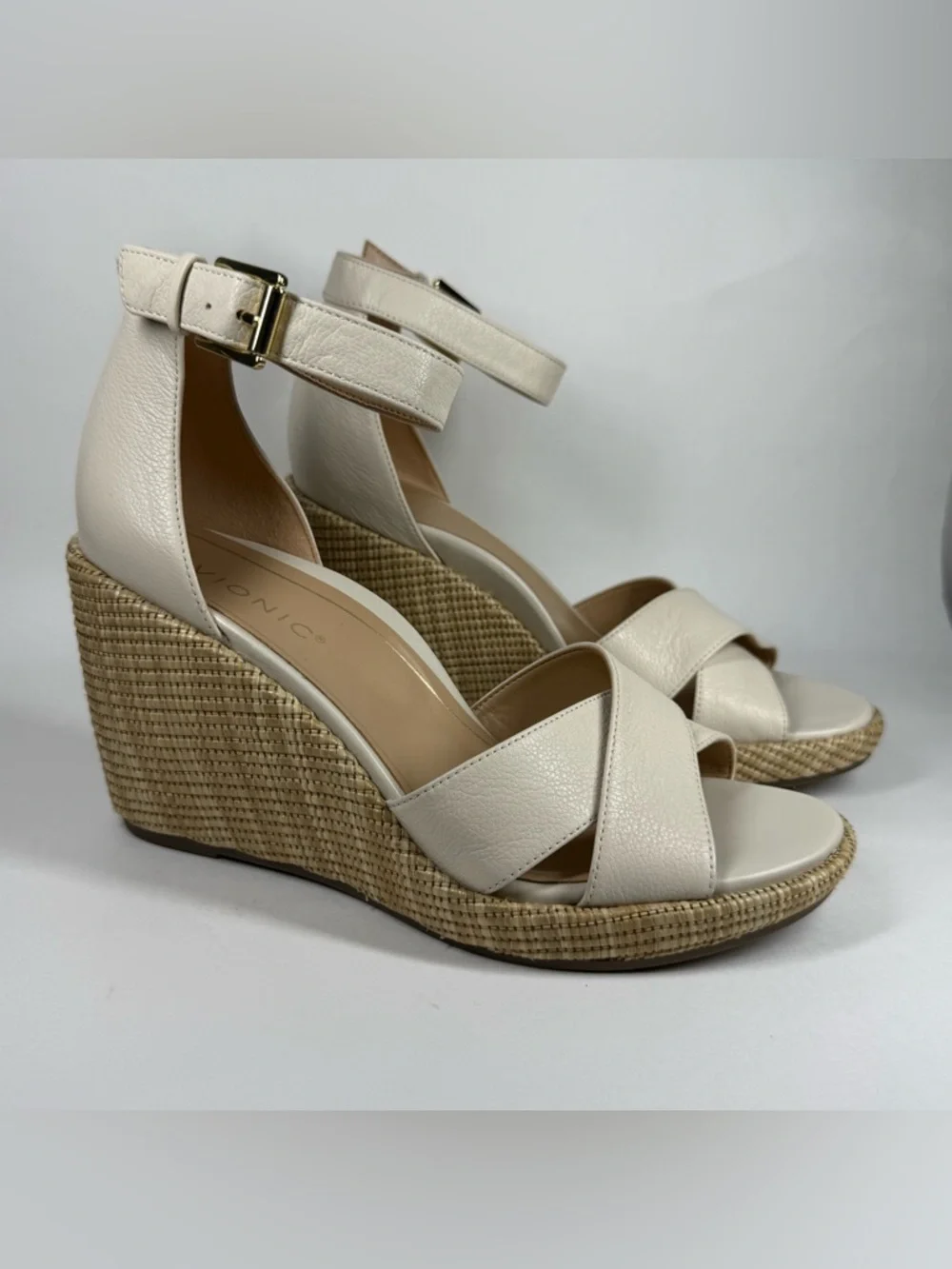 Vionic Women's Size 11 Cream Leather Marina Wedge Sandals